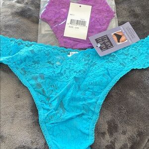 Hanky Panky Signature Lace Thongs set of 2 - nwt- Aqua and purple